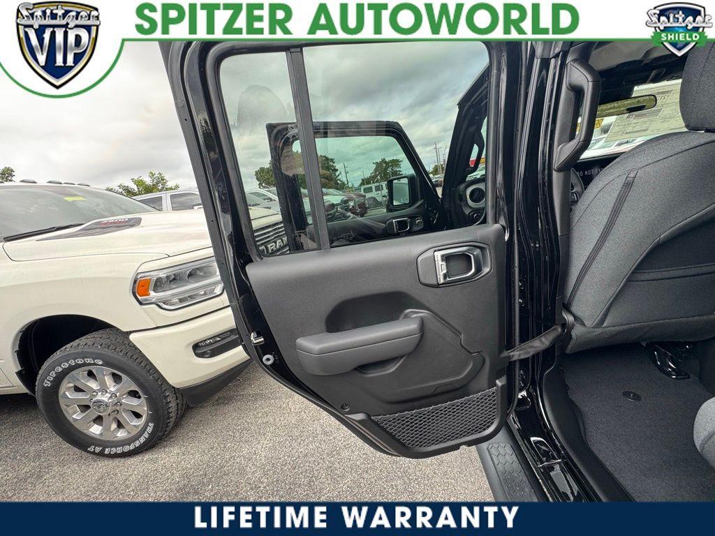 new 2025 Jeep Wrangler car, priced at $47,279