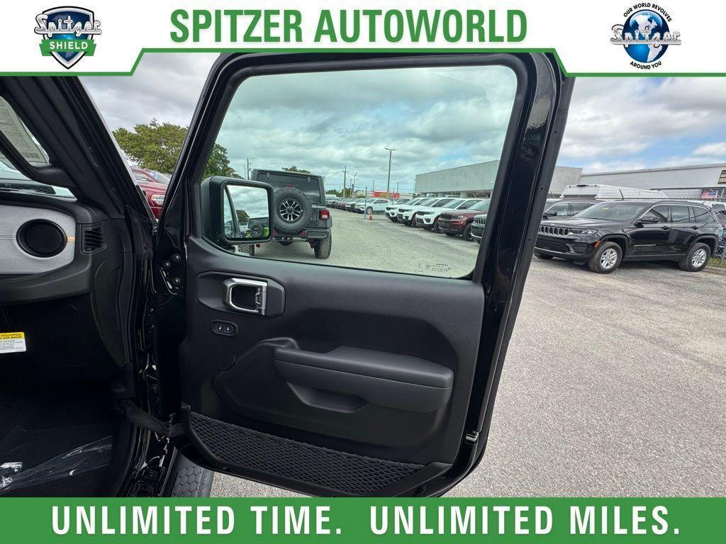 new 2025 Jeep Wrangler car, priced at $47,279