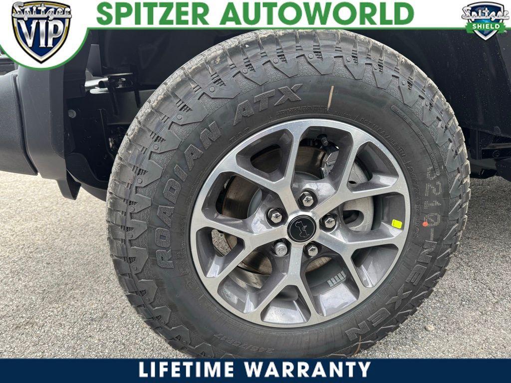 new 2025 Jeep Wrangler car, priced at $47,279