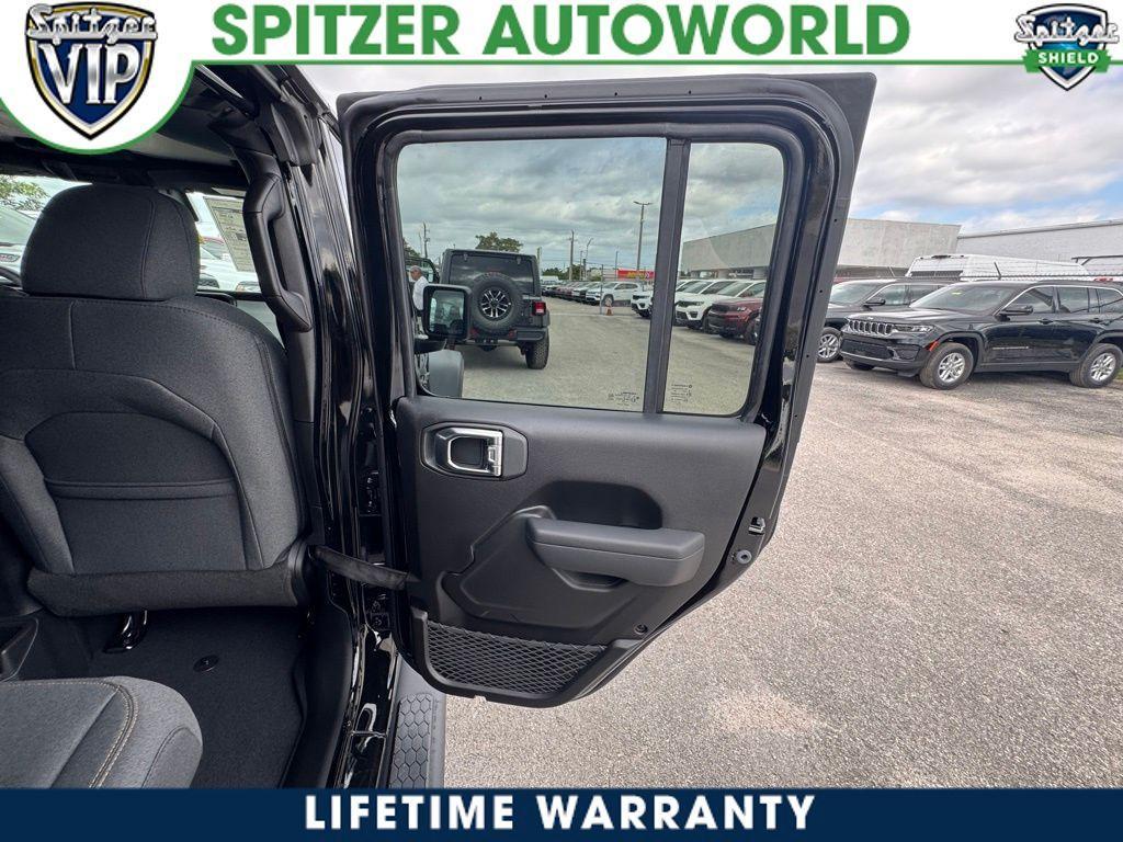 new 2025 Jeep Wrangler car, priced at $47,279