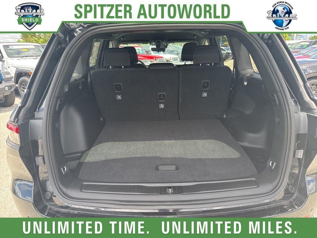 new 2025 Jeep Grand Cherokee car, priced at $35,725