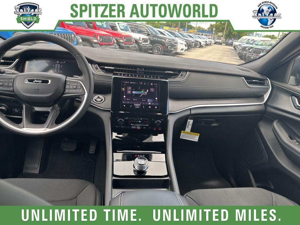 new 2025 Jeep Grand Cherokee car, priced at $35,725