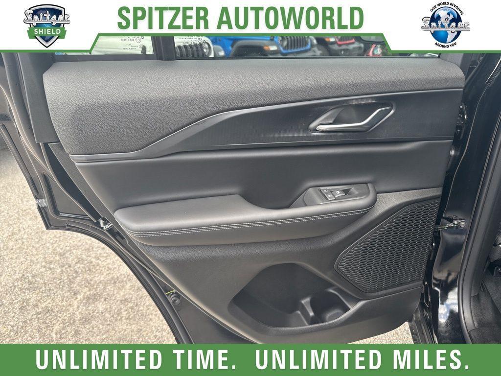 new 2025 Jeep Grand Cherokee car, priced at $35,725