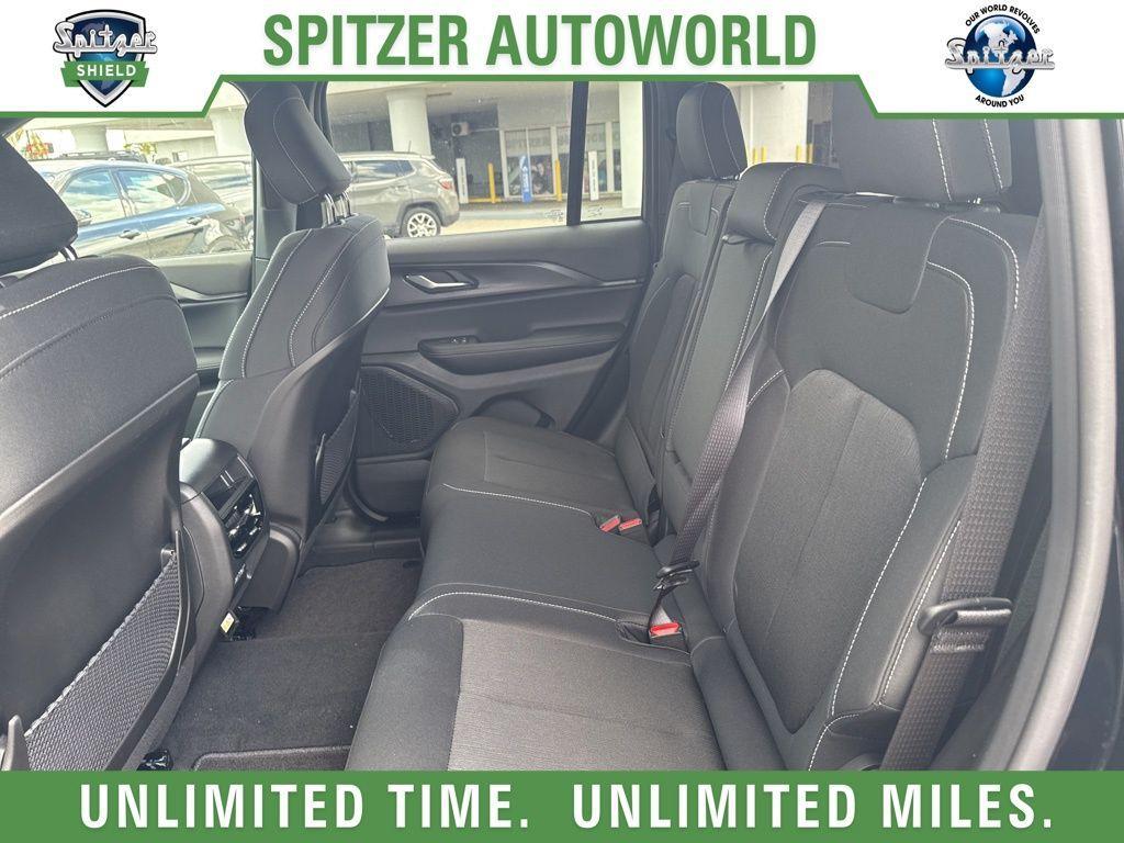 new 2025 Jeep Grand Cherokee car, priced at $35,725