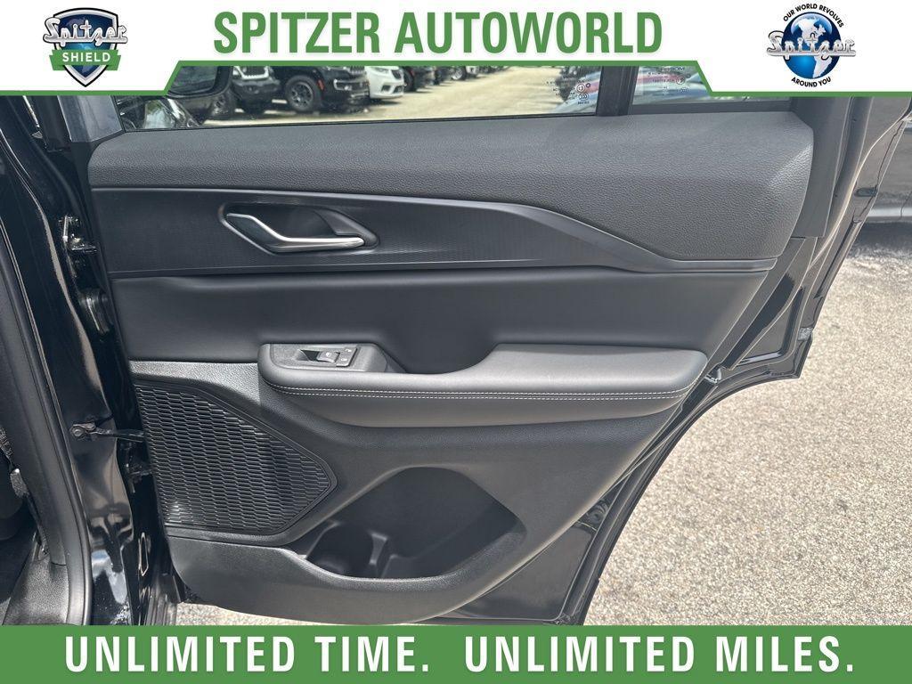 new 2025 Jeep Grand Cherokee car, priced at $35,725