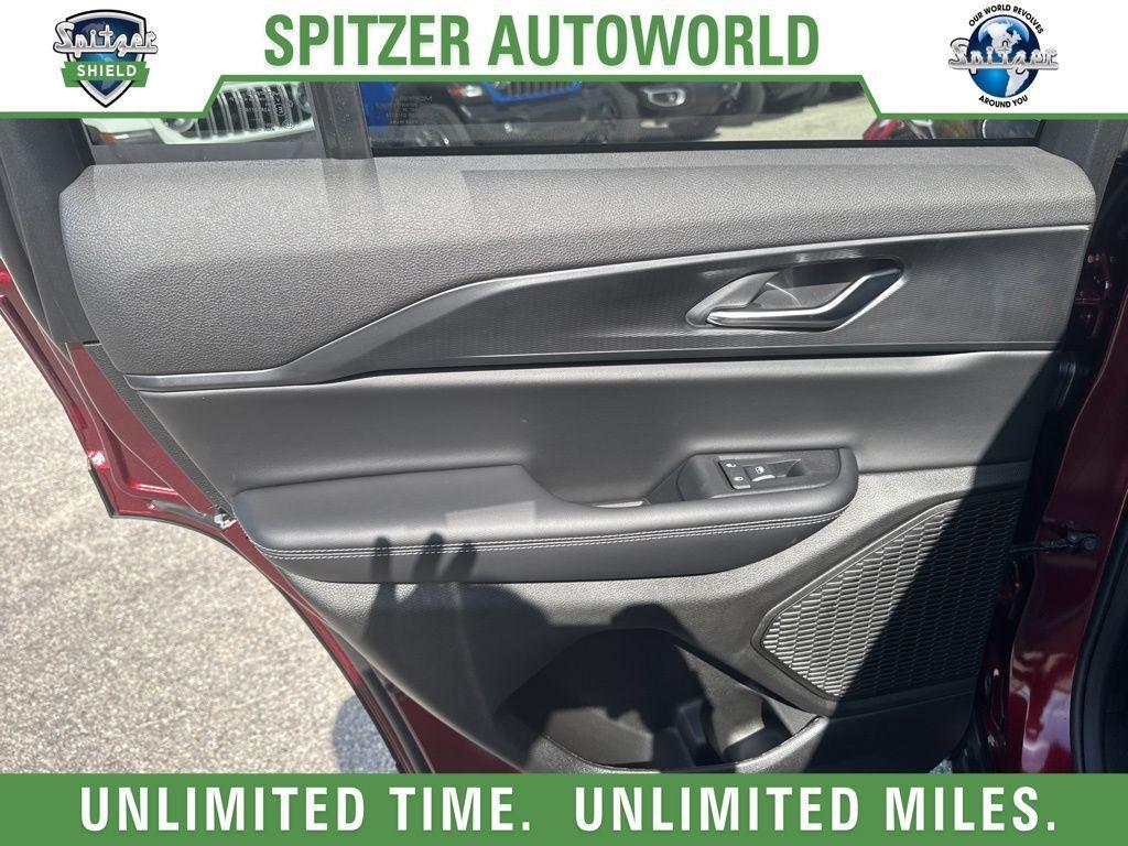 new 2025 Jeep Grand Cherokee car, priced at $35,729