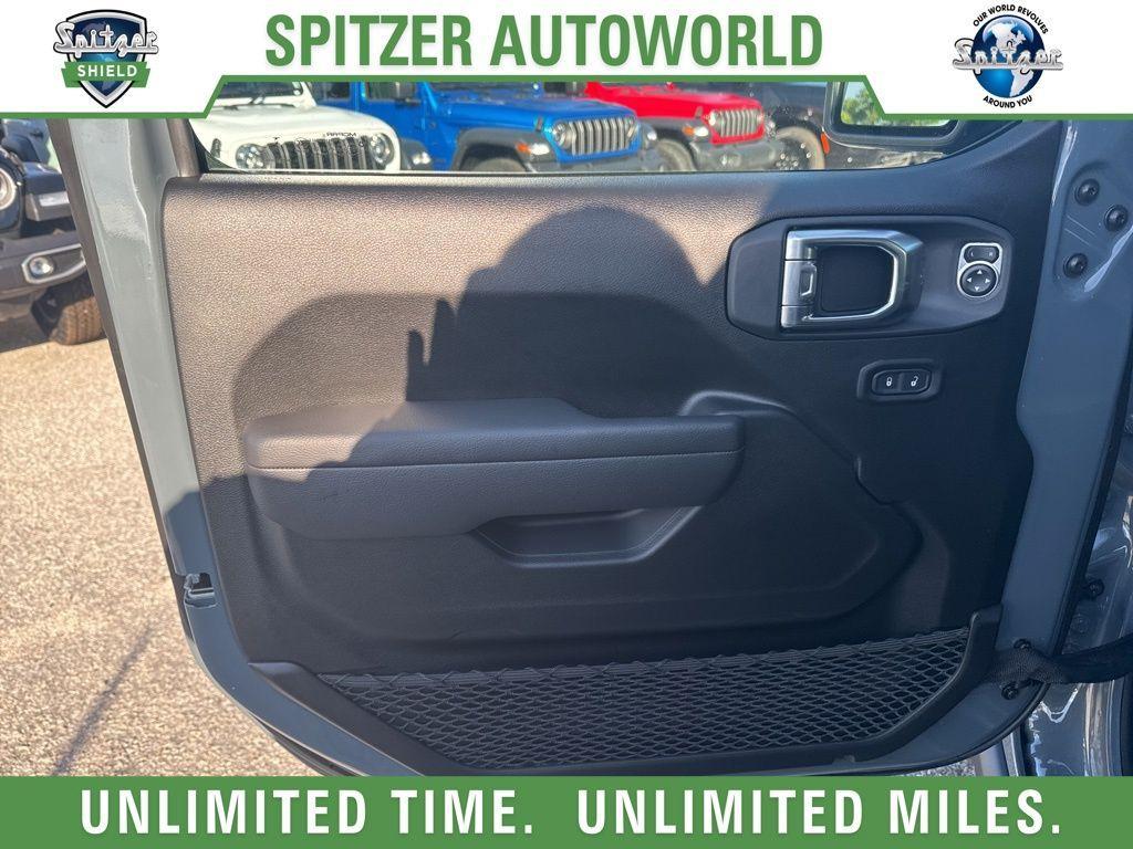 new 2025 Jeep Wrangler car, priced at $52,479