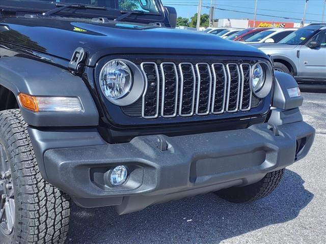 new 2025 Jeep Wrangler car, priced at $53,595