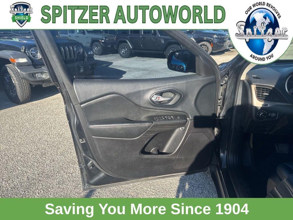 used 2015 Jeep Cherokee car, priced at $8,691