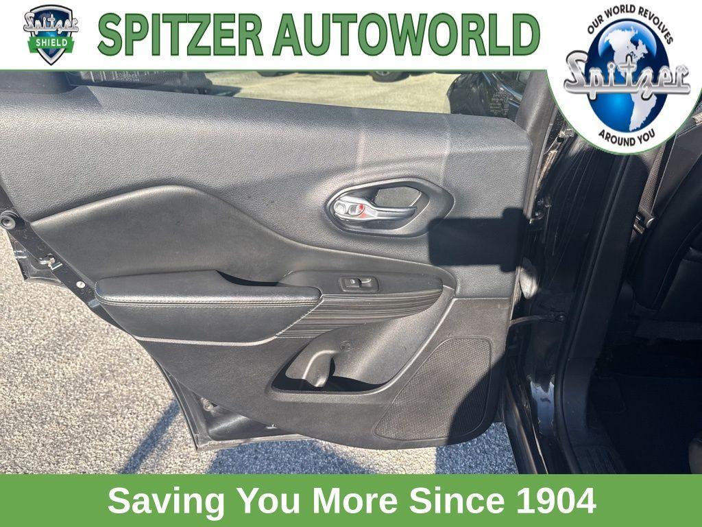 used 2015 Jeep Cherokee car, priced at $8,691