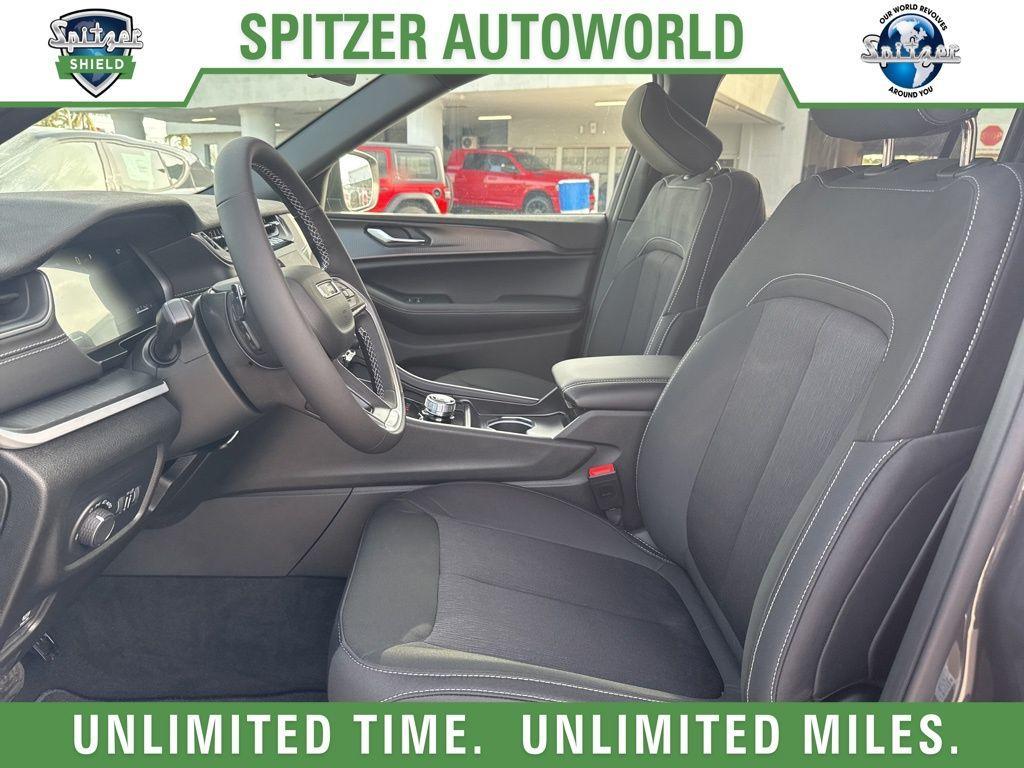 new 2025 Jeep Grand Cherokee L car, priced at $37,995