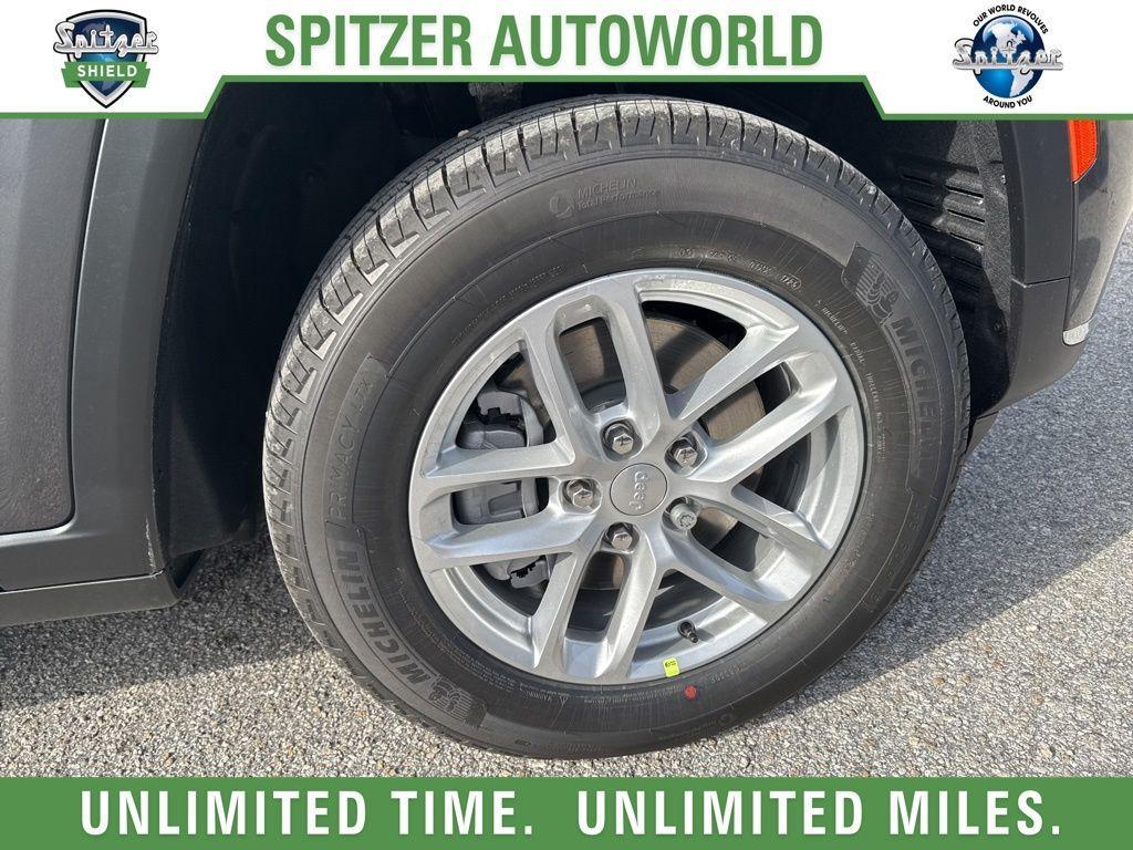 new 2025 Jeep Grand Cherokee L car, priced at $37,995
