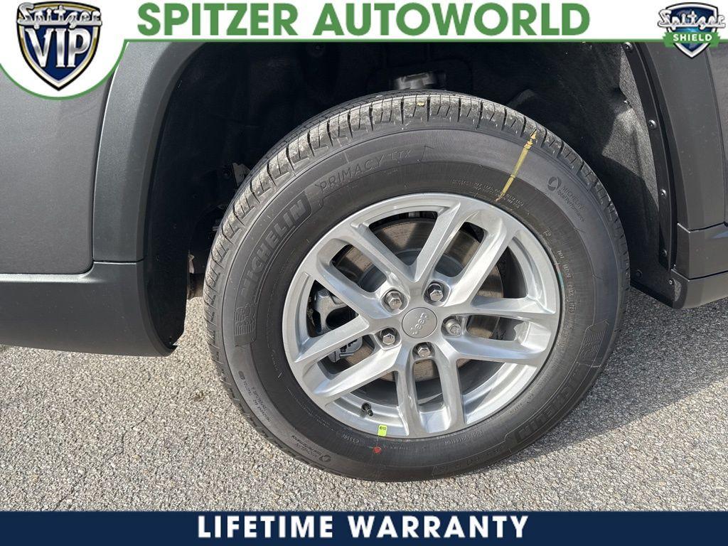 new 2025 Jeep Grand Cherokee L car, priced at $37,995