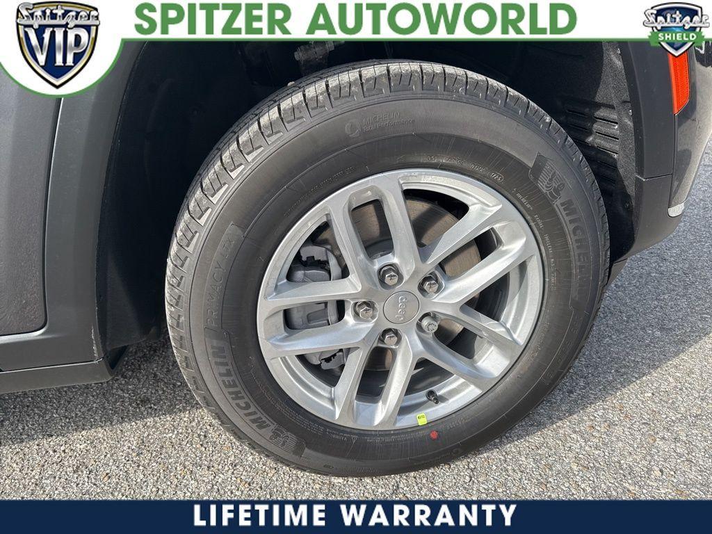 new 2025 Jeep Grand Cherokee L car, priced at $37,995