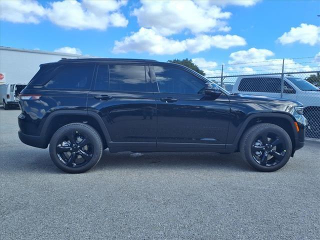 new 2025 Jeep Grand Cherokee car, priced at $56,455