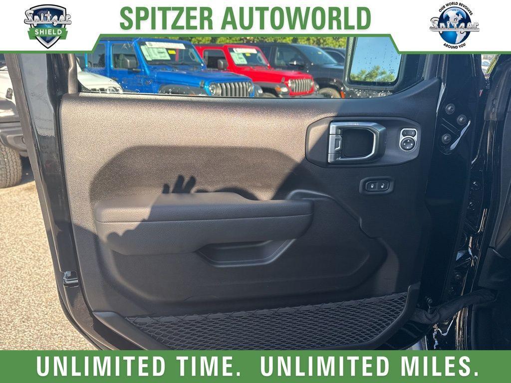 new 2025 Jeep Wrangler car, priced at $52,479