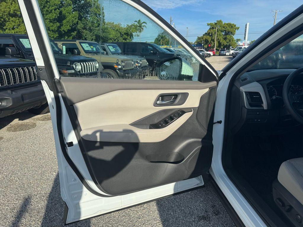 used 2024 Nissan Rogue car, priced at $24,371