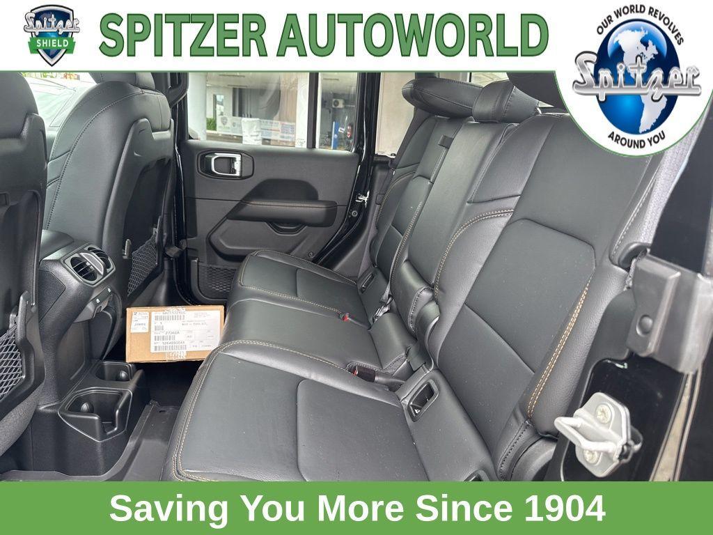 new 2025 Jeep Gladiator car, priced at $45,975