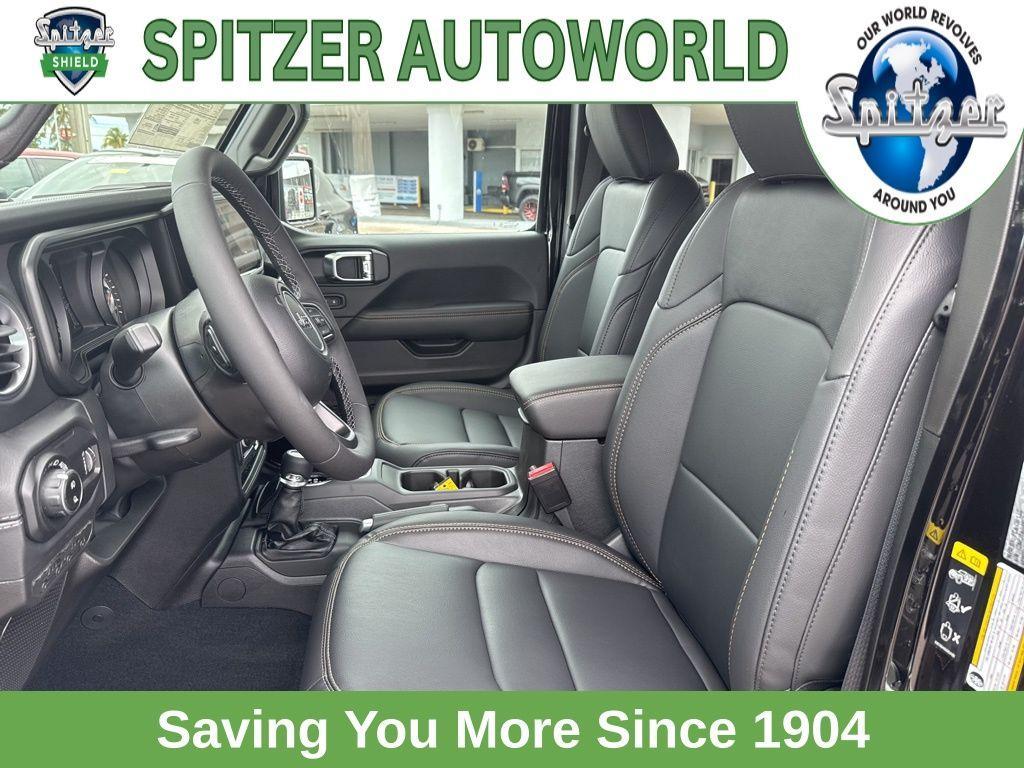 new 2025 Jeep Gladiator car, priced at $45,975