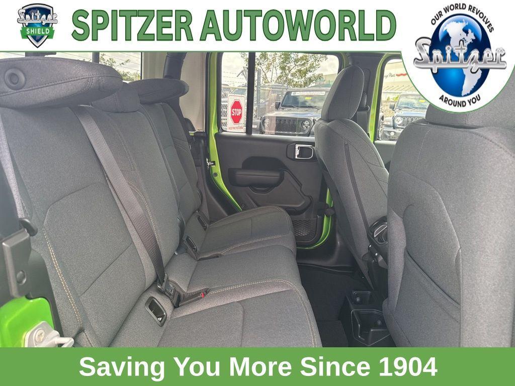 new 2025 Jeep Gladiator car, priced at $45,885