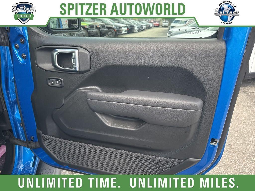 new 2025 Jeep Wrangler car, priced at $51,049