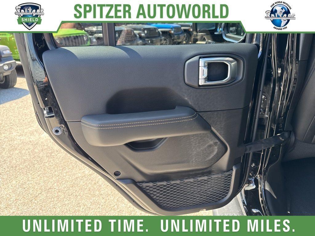 new 2025 Jeep Wrangler car, priced at $58,470