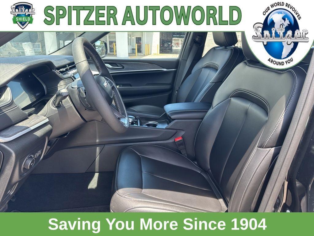 used 2025 Jeep Grand Cherokee car, priced at $38,691