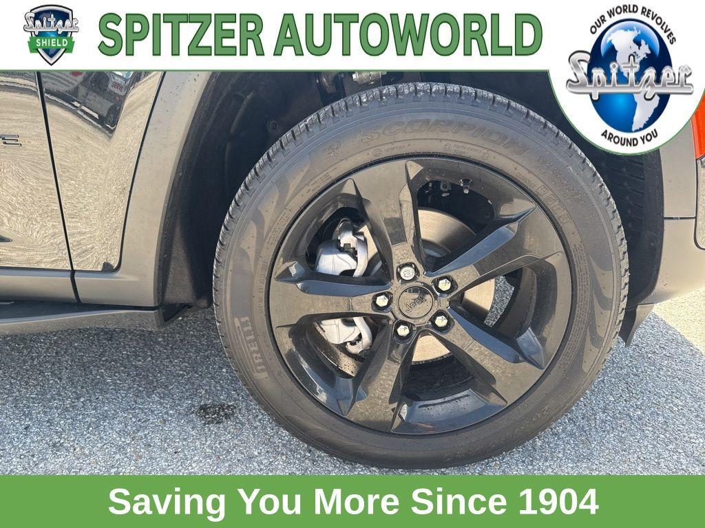 used 2025 Jeep Grand Cherokee car, priced at $38,691