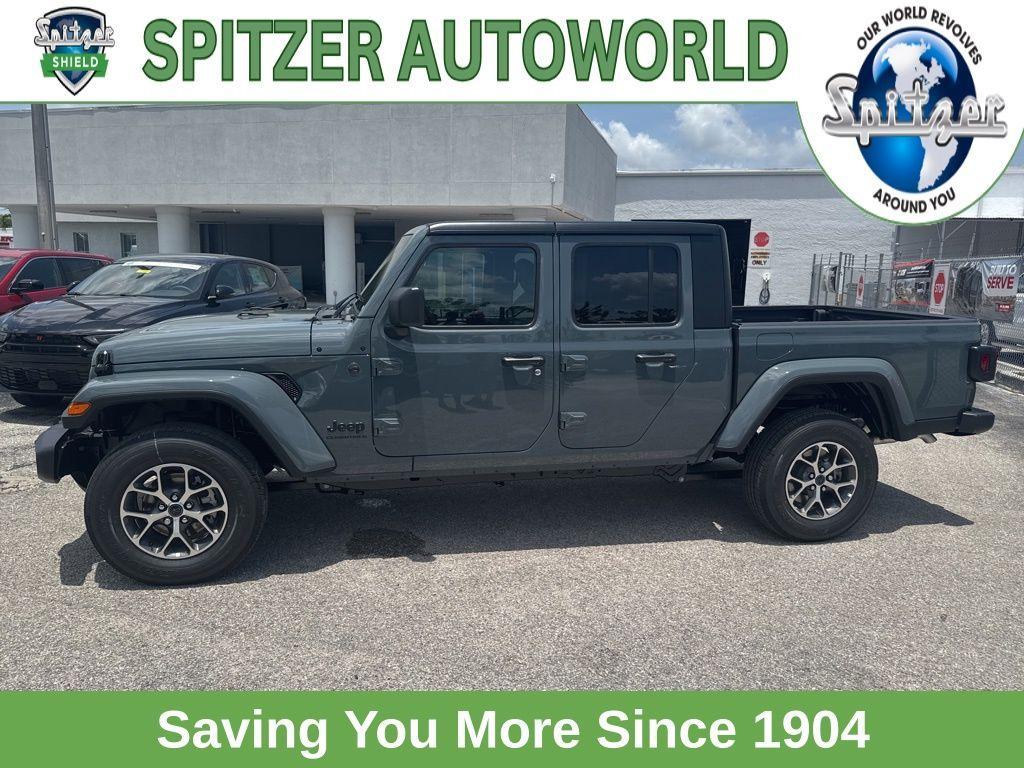 new 2025 Jeep Gladiator car, priced at $46,975