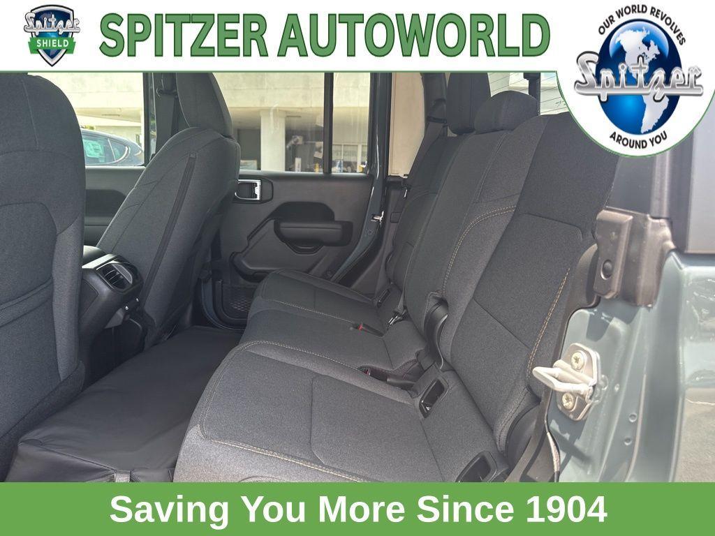 new 2025 Jeep Gladiator car, priced at $46,975