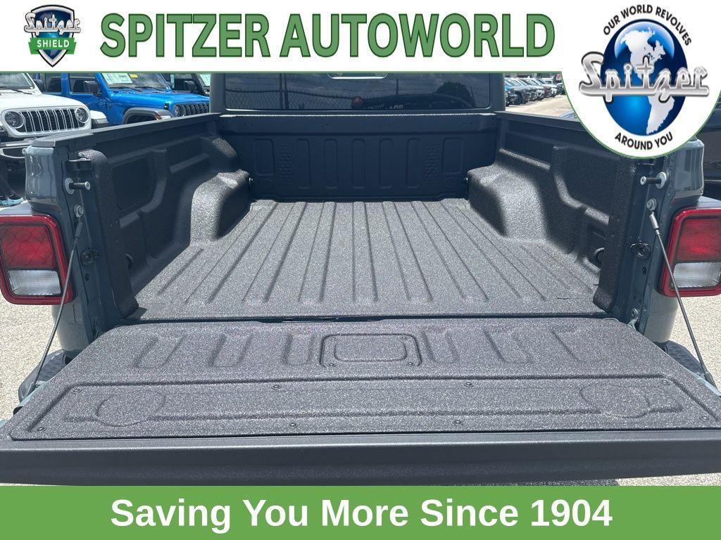 new 2025 Jeep Gladiator car, priced at $46,975
