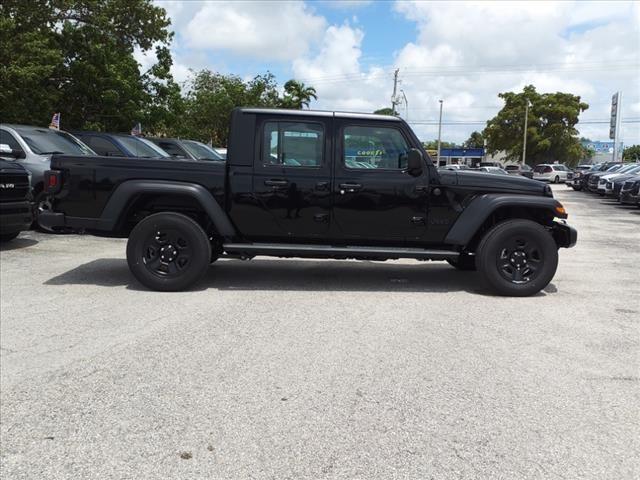 new 2024 Jeep Gladiator car