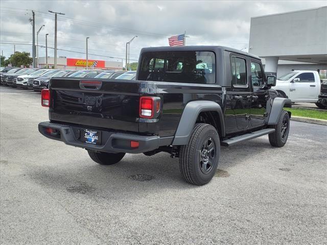 new 2024 Jeep Gladiator car