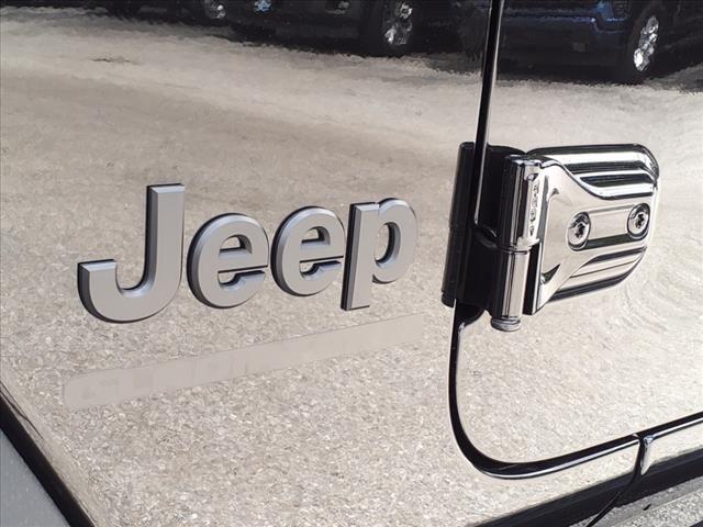 new 2024 Jeep Gladiator car