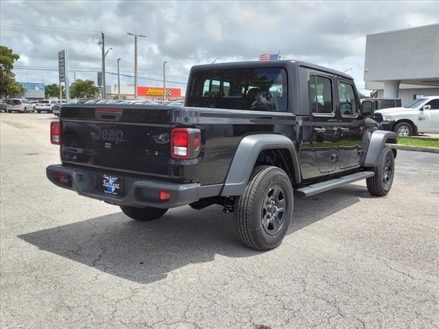 new 2024 Jeep Gladiator car