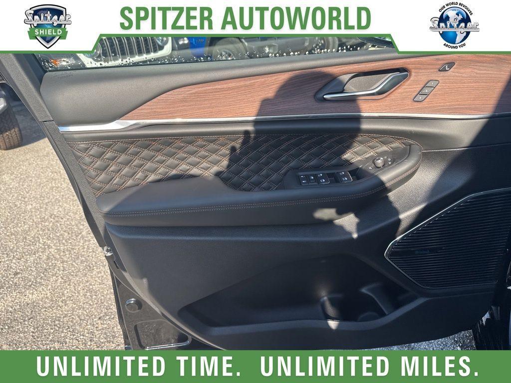 new 2025 Jeep Grand Cherokee L car, priced at $66,995