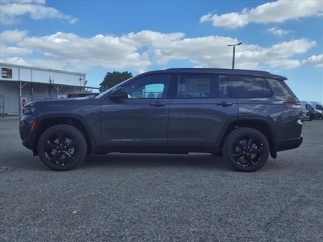 new 2025 Jeep Grand Cherokee car, priced at $46,670