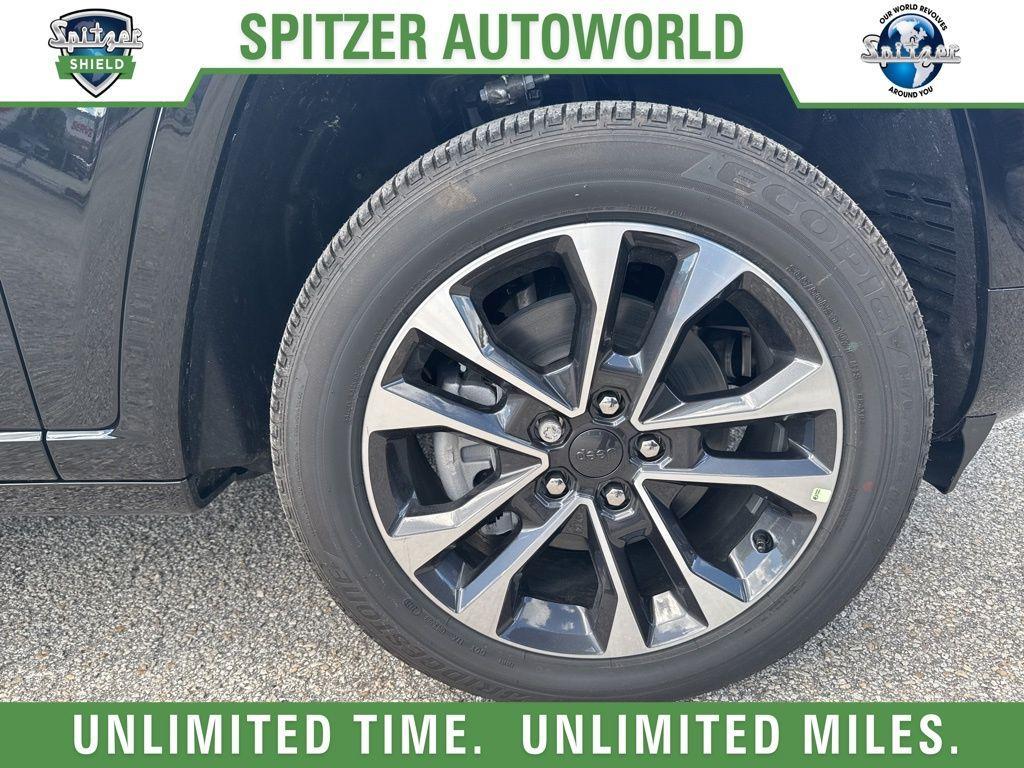 new 2025 Jeep Grand Cherokee L car, priced at $58,379