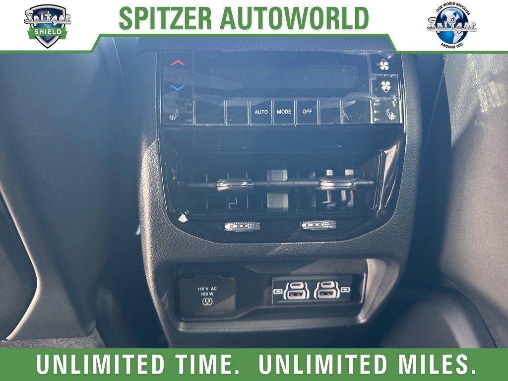 new 2025 Jeep Grand Cherokee L car, priced at $58,379