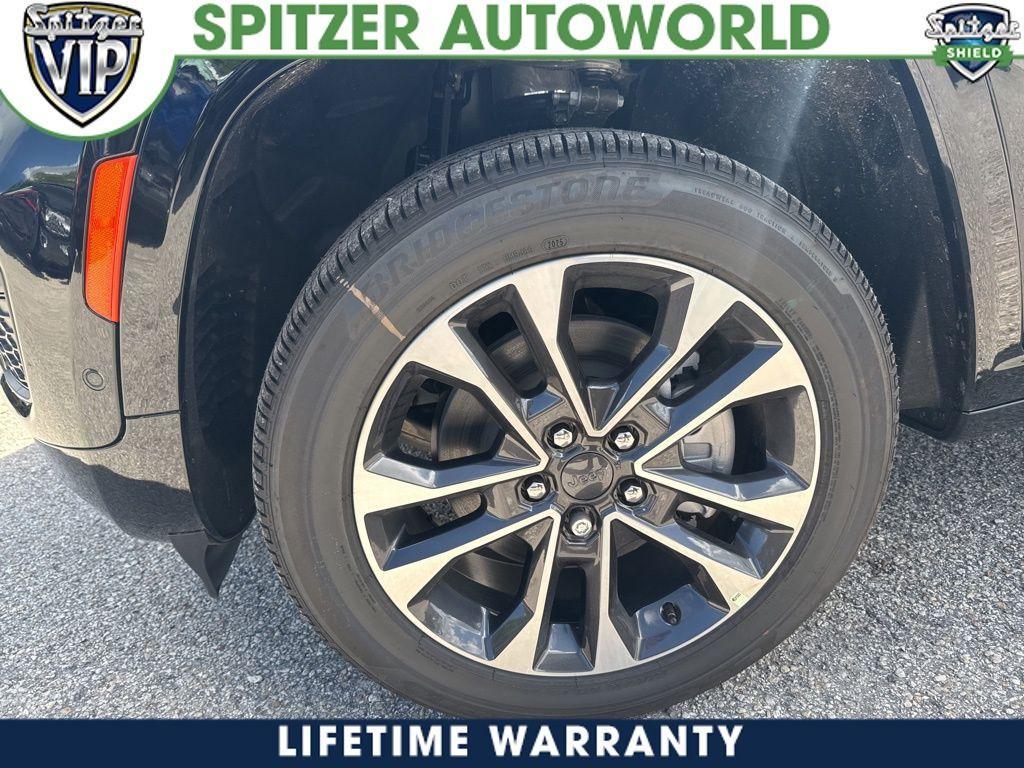 new 2025 Jeep Grand Cherokee L car, priced at $58,379