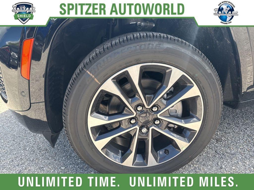 new 2025 Jeep Grand Cherokee L car, priced at $58,379