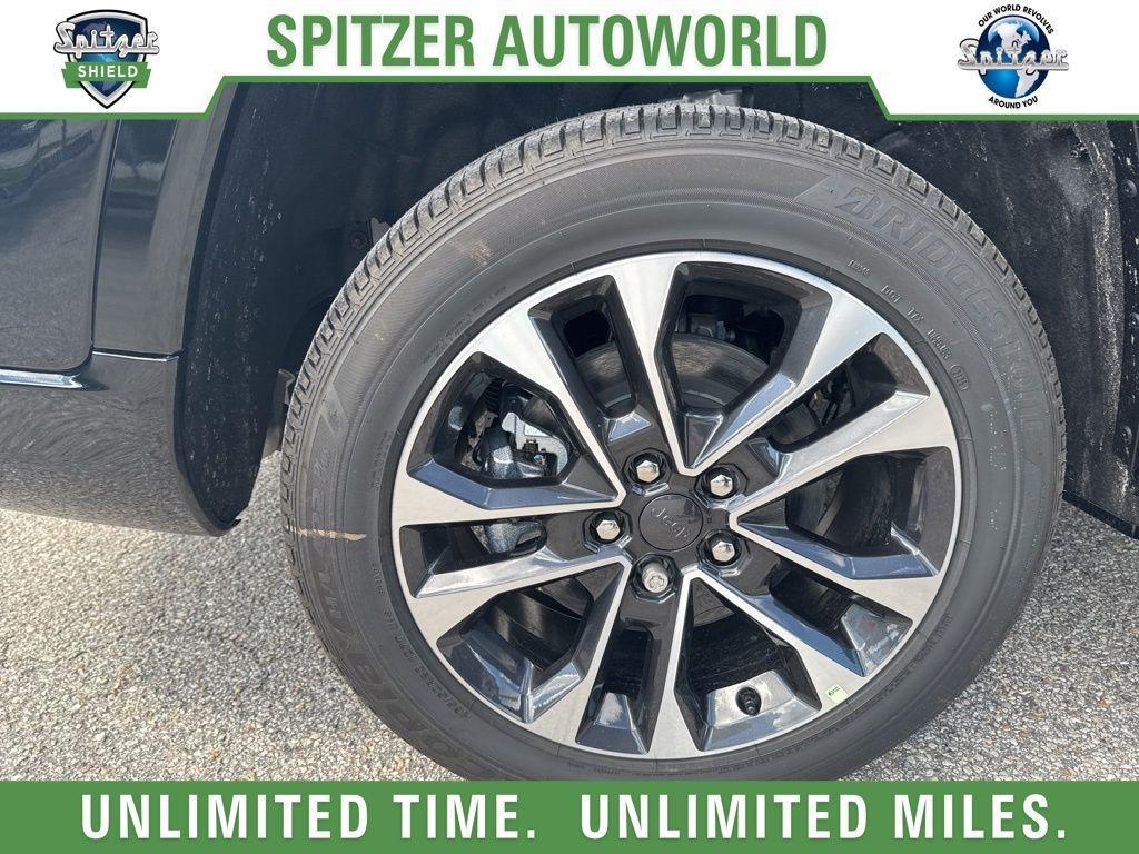 new 2025 Jeep Grand Cherokee L car, priced at $58,379