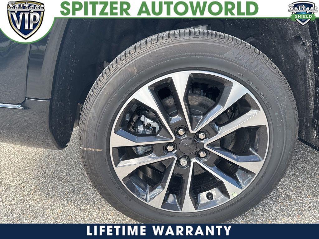 new 2025 Jeep Grand Cherokee L car, priced at $58,379