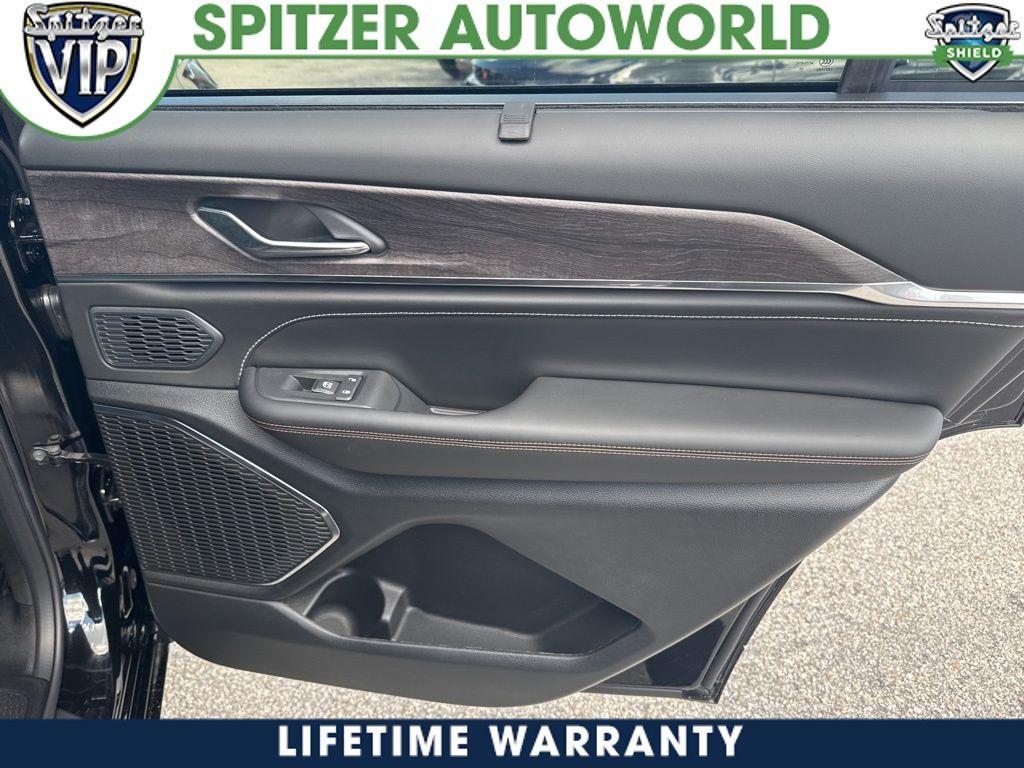 new 2025 Jeep Grand Cherokee L car, priced at $58,379