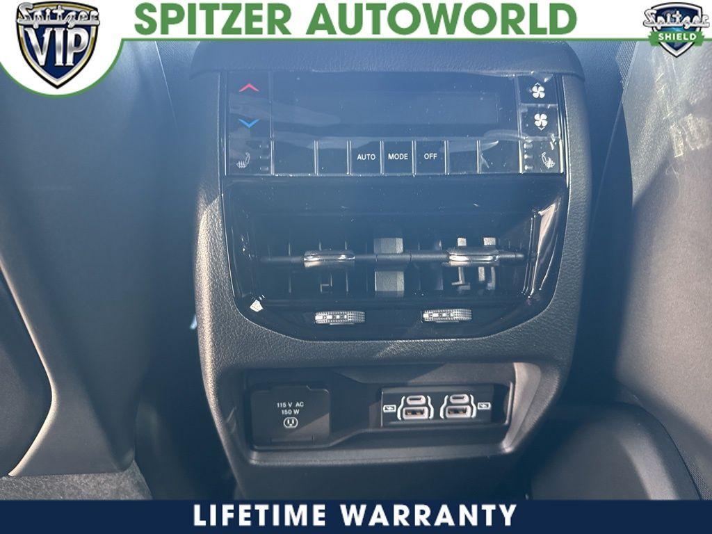 new 2025 Jeep Grand Cherokee L car, priced at $58,379