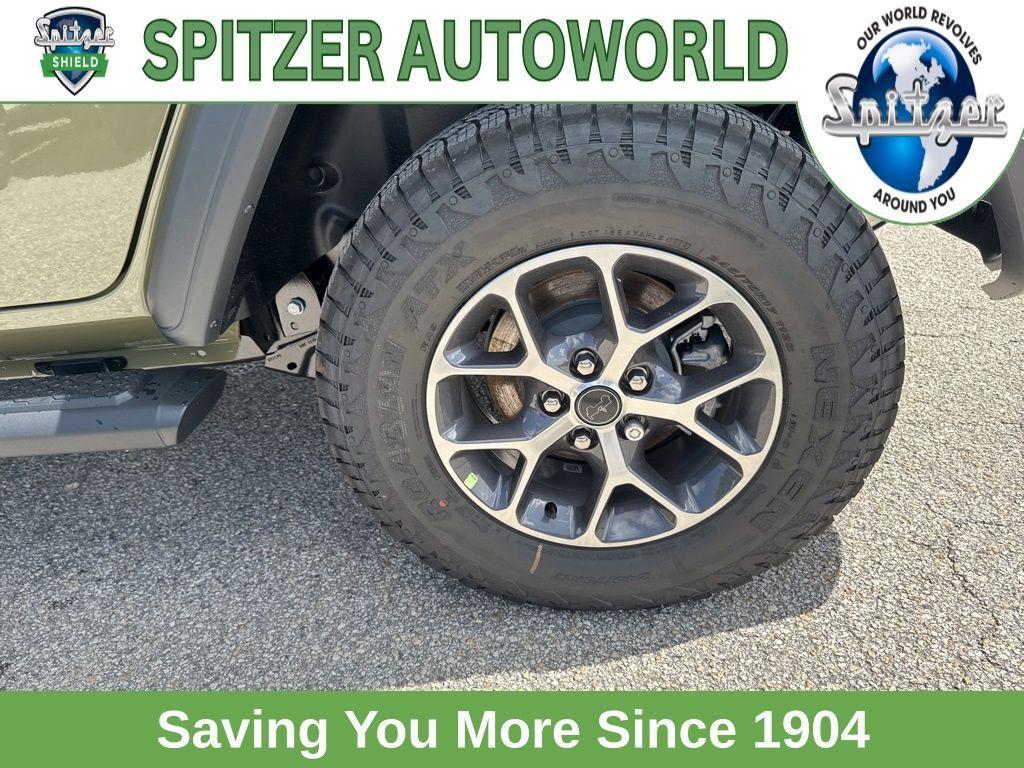 new 2025 Jeep Wrangler car, priced at $51,578