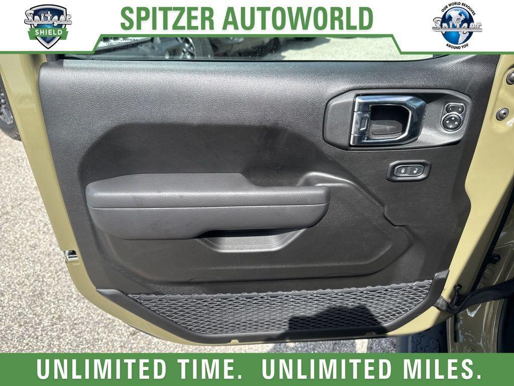 new 2025 Jeep Wrangler car, priced at $51,179