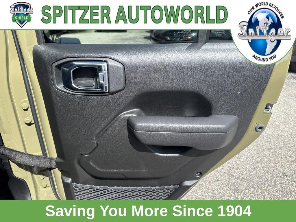 new 2025 Jeep Wrangler car, priced at $51,578