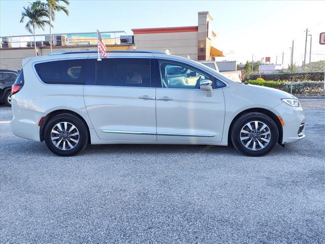 used 2021 Chrysler Pacifica Hybrid car, priced at $36,015