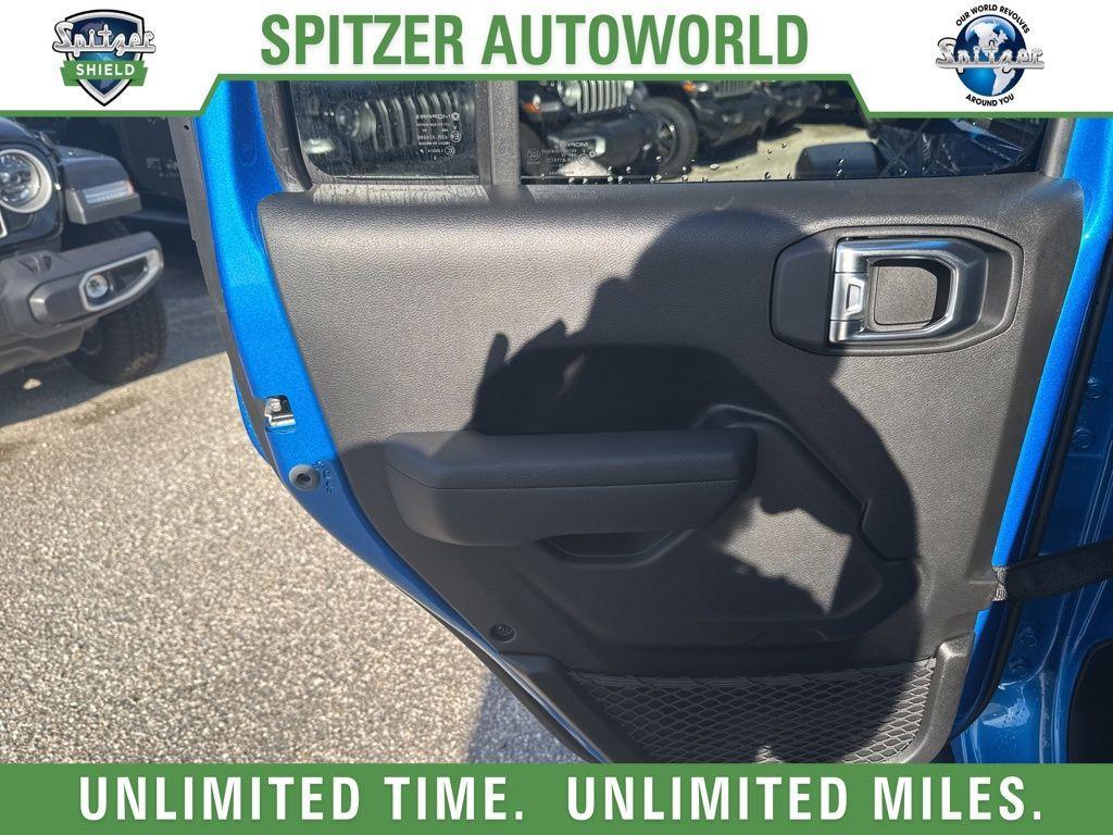 new 2025 Jeep Wrangler car
